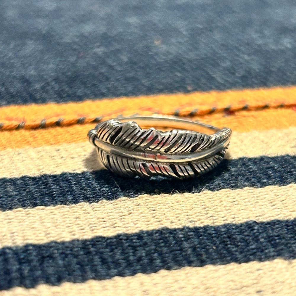 Elegant Silver Leaf Ring